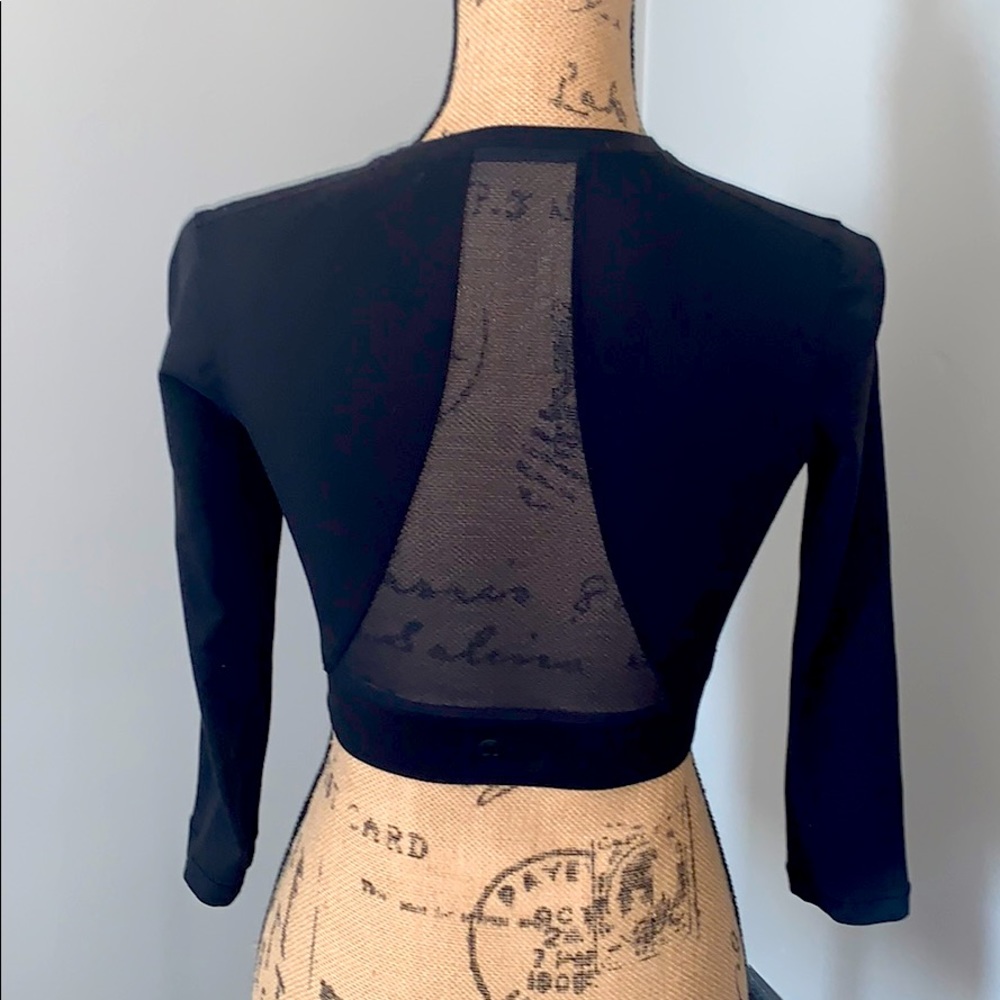 Lululemon Crop w/ sheer back cutout